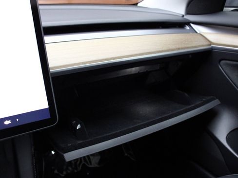 Used 2023 Tesla Model 3 Standard Range image 17