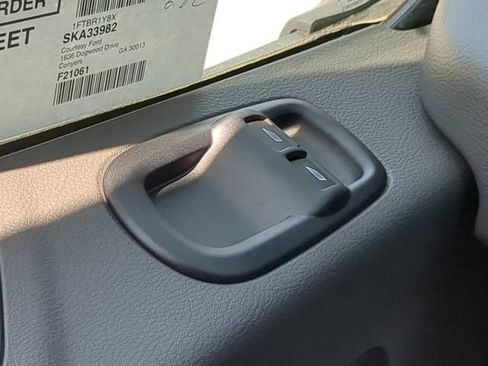 New 2025 Ford Transit 250 Low Roof image 21