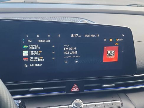 Used 2024 Hyundai Elantra Blue image 18