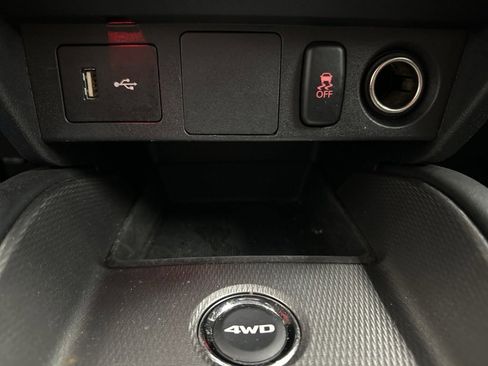 Used 2025 Mitsubishi Outlander Sport AWD image 28