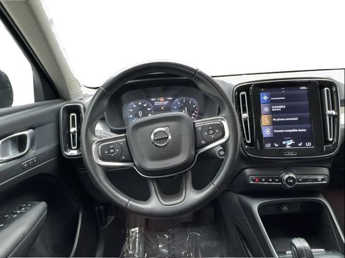 Used 2021 Volvo XC40 T5 Momentum w/ Premium Package AWD/4WD image 35