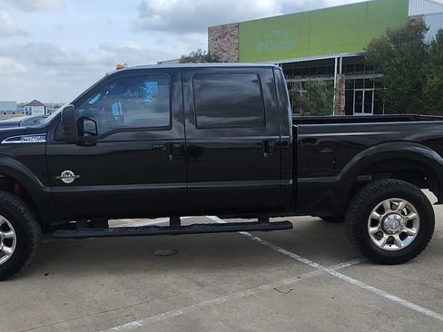 Used 2013 Ford F250 Lariat w/ Lariat Interior Pkg image 2