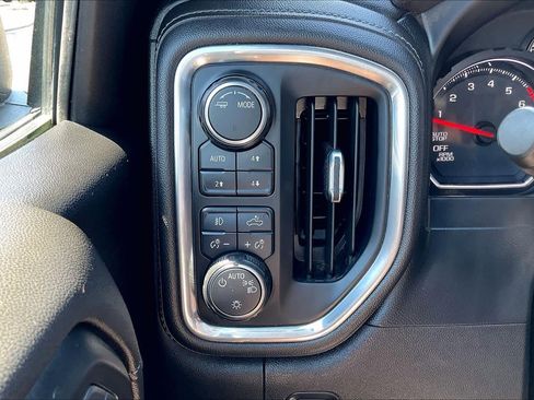 Used 2021 Chevrolet Silverado 1500 LT Trail Boss w/ Convenience Package II image 32