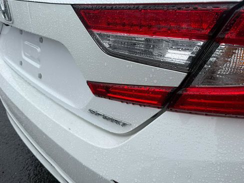 Used 2022 Honda Accord Sport image 10
