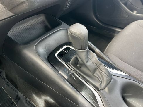 Used 2025 Toyota Corolla LE FWD image 40