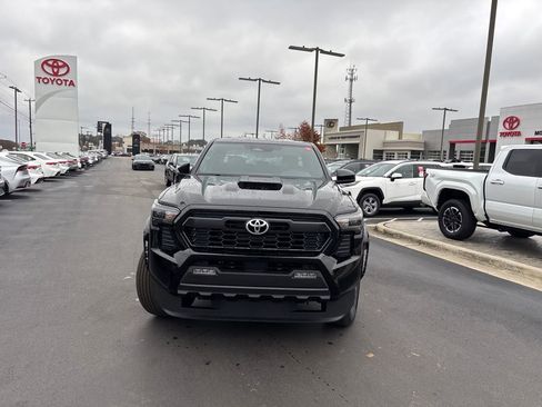 New 2025 Toyota Tacoma TRD Sport image 8