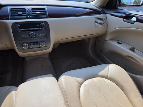 Used 2011 Buick Lucerne CXL FWD image 20