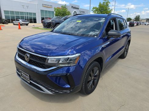 Used 2023 Volkswagen Taos S FWD image 9