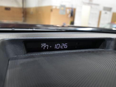 Used 2017 Toyota Sequoia SR5 image 33