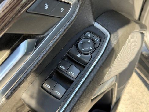 Used 2023 Chevrolet Silverado 1500 LT image 22
