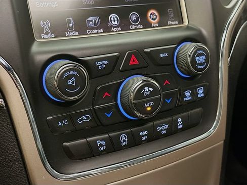 Used 2017 Jeep Grand Cherokee Limited AWD/4WD image 27