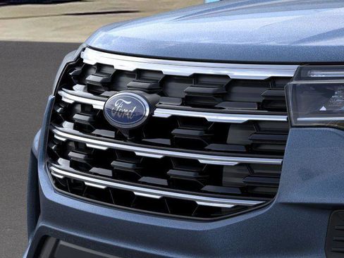 New 2025 Ford Explorer Active image 17