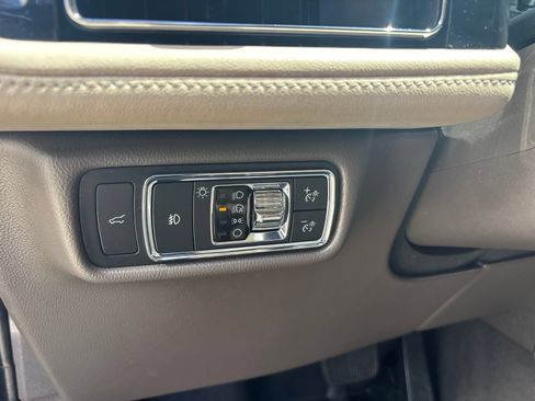 Used 2021 Lincoln Aviator Reserve w/ Equipment Group 201A AWD/4WD image 16