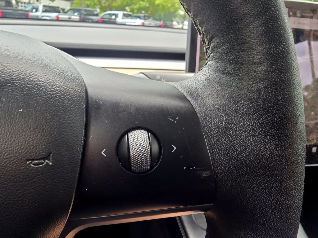 Used 2021 Tesla Model Y Long Range AWD/4WD image 20