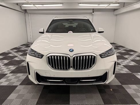 Used 2025 BMW X5 xDrive50e AWD/4WD image 8
