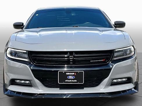 Used 2017 Dodge Charger SXT w/ Blacktop Package image 4