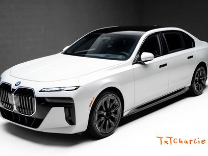Used 2023 BMW i7 xDrive60 w/ Executive Package 2