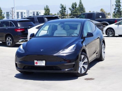 Used 2023 Tesla Model Y Long Range AWD/4WD image 4