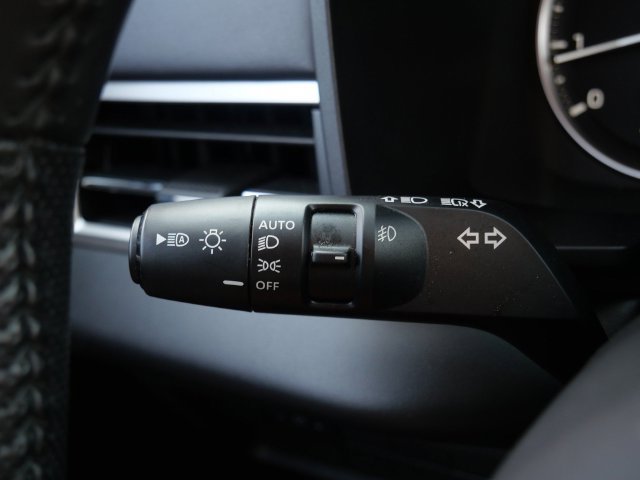 Used 2025 Mitsubishi Outlander SE AWD/4WD image 18