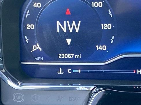 Used 2025 Chevrolet Silverado 2500 LTZ w/ LTZ Convenience Package image 8