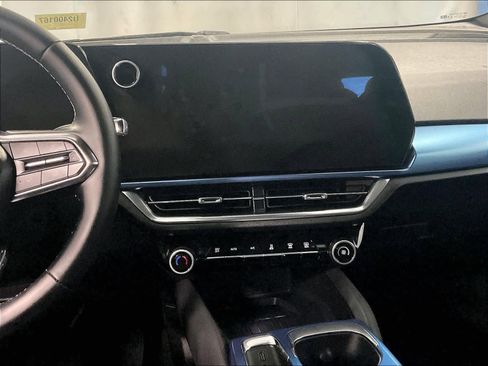 Used 2025 Chevrolet Equinox EV LT w/ Convenience Package image 18