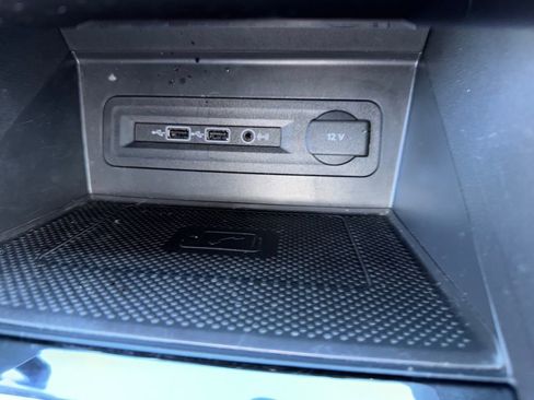 Used 2020 Volkswagen Atlas Cross Sport SEL Premium R-Line image 26