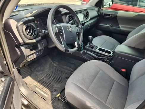 Used 2018 Toyota Tacoma SR w/ SR Convenience Package RWD image 8