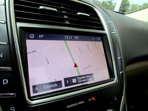 Used 2020 Lincoln Nautilus Reserve image 3