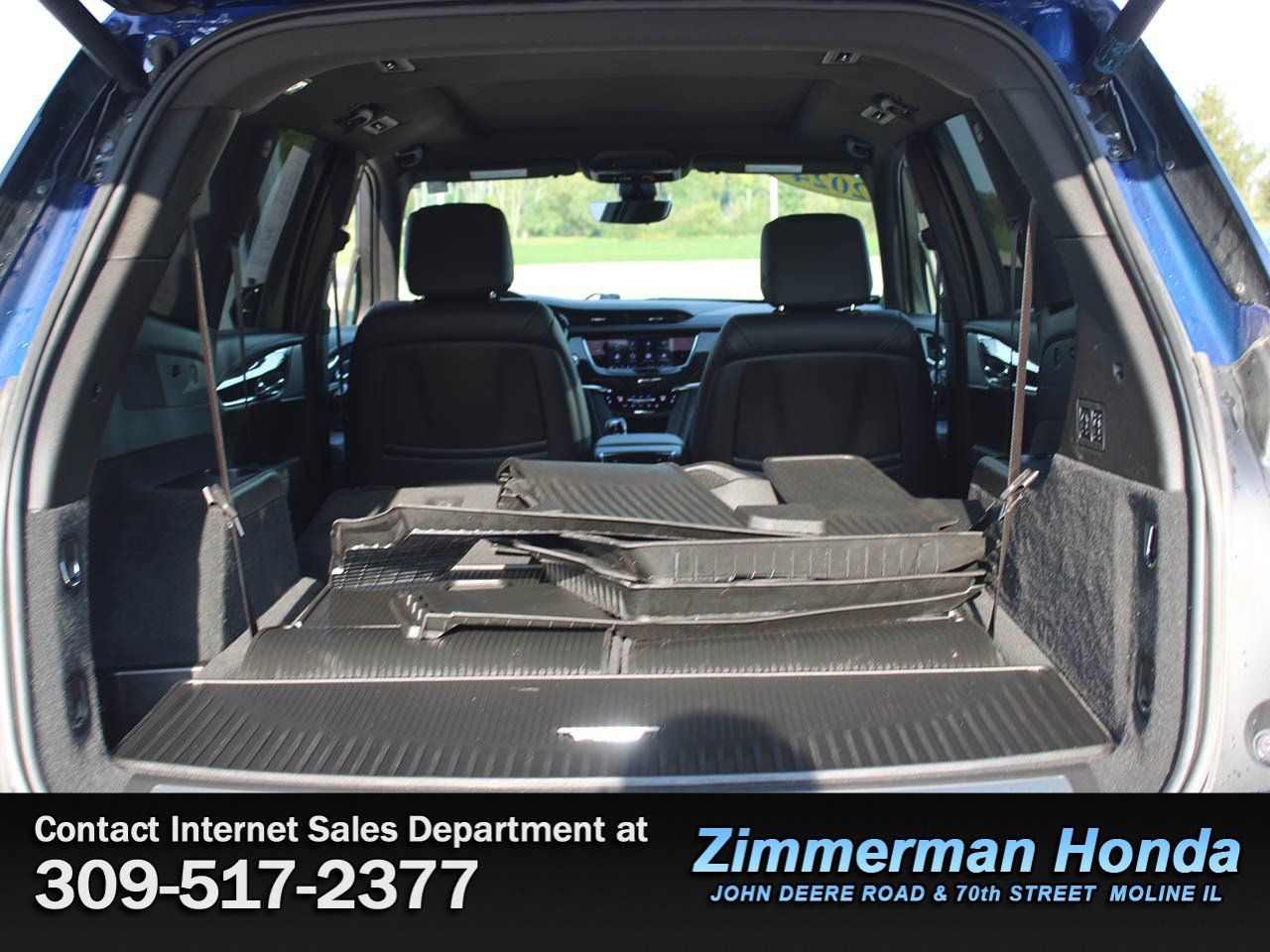 Used 2024 Cadillac XT6 Premium Luxury w/ Technology Package AWD/4WD image 7