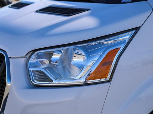 Used 2022 Ford Transit 350 XLT image 8