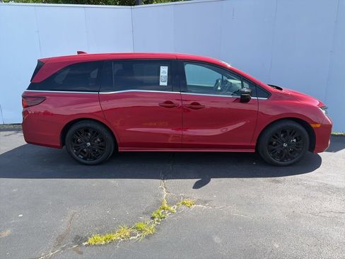 Used 2025 Honda Odyssey Sport-L image 2
