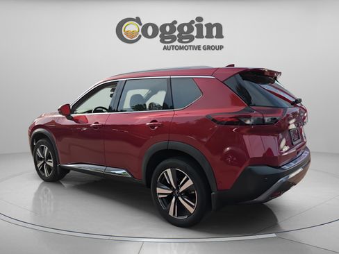 Used 2023 Nissan Rogue SL w/ SL Premium Package FWD image 3