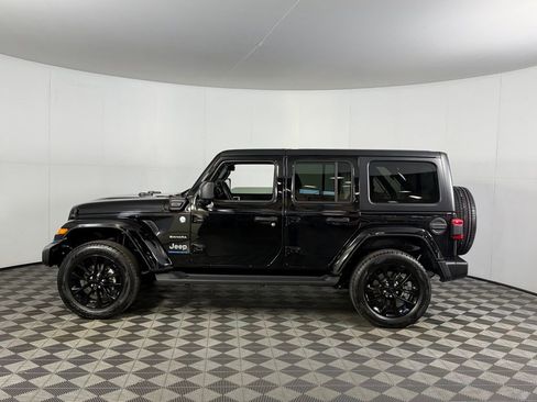 Used 2023 Jeep Wrangler Unlimited Sahara AWD/4WD image 7