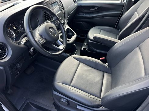 Used 2023 Mercedes-Benz Metris Passenger image 10
