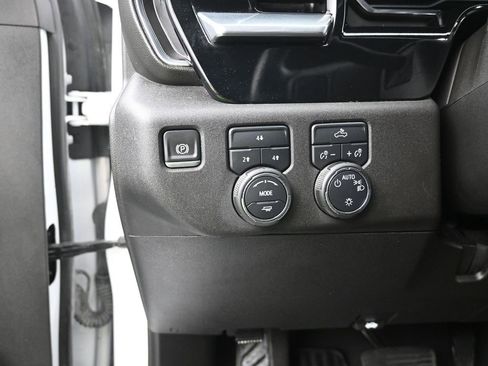 Used 2024 Chevrolet Silverado 2500 LT image 13