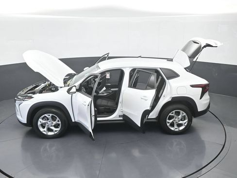 Used 2025 Chevrolet Trax LS w/ LS Convenience Package FWD image 64