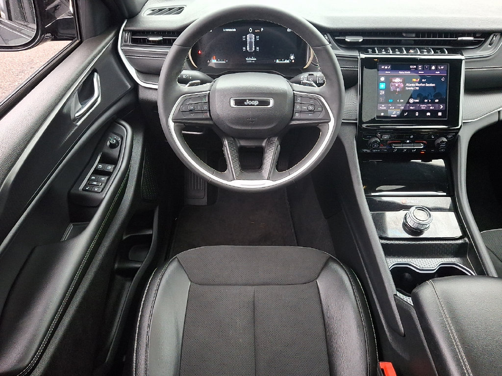 Used 2024 Jeep Grand Cherokee Altitude AWD/4WD image 12