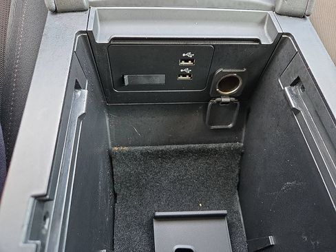 Used 2021 MAZDA MAZDA3 s FWD image 22