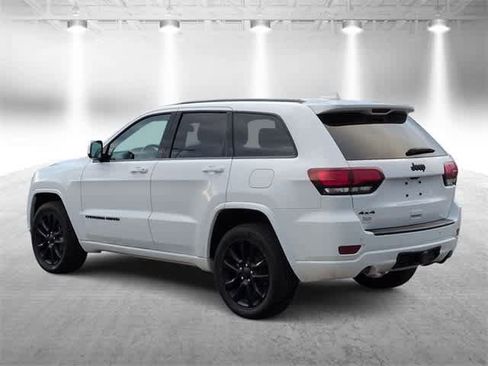 Used 2020 Jeep Grand Cherokee Altitude image 6