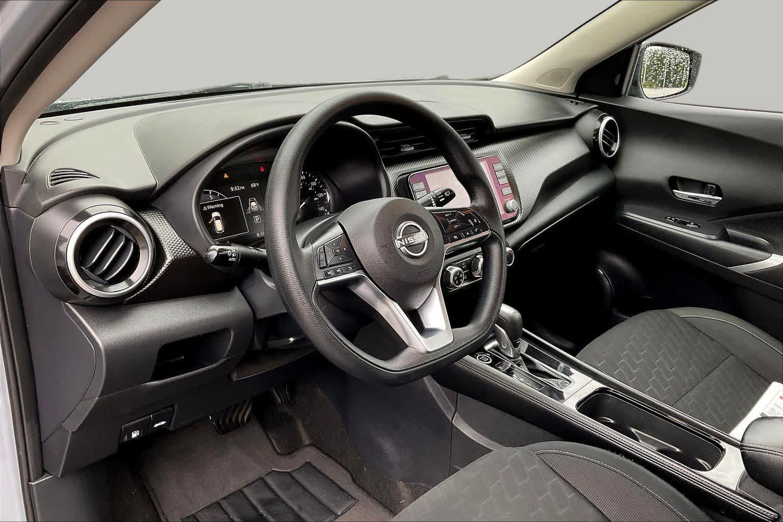 Used 2024 Nissan Kicks SV FWD image 17