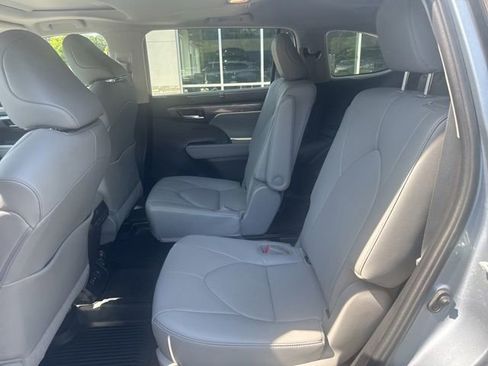 Used 2022 Toyota Highlander Limited AWD/4WD image 20