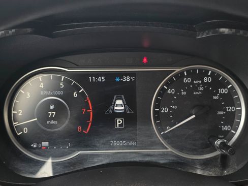 Used 2021 Nissan Versa SV FWD image 21