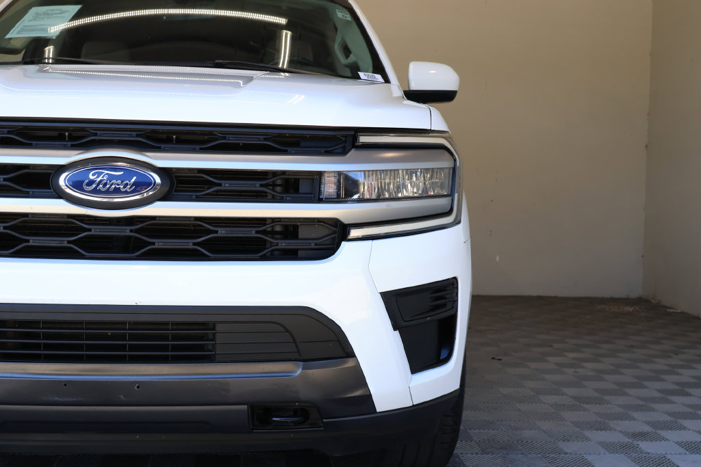 Used 2022 Ford Expedition XLT AWD/4WD image 5
