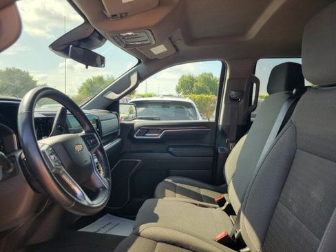 Used 2025 Chevrolet Silverado 1500 LT RWD image 11