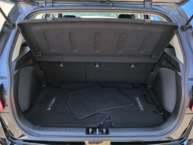 Used 2024 Hyundai Venue SEL FWD image 13