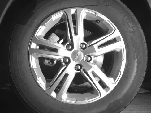 Used 2024 GMC Terrain SLE FWD image 17