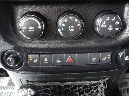 Used 2017 Jeep Wrangler Unlimited Rubicon w/ Dual Top Group AWD/4WD image 12