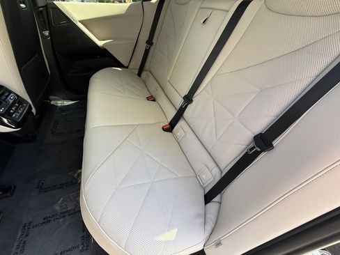 Used 2025 BMW iX xDrive50 image 30