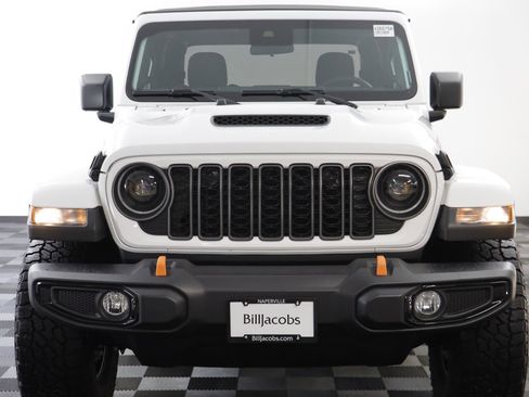 Used 2025 Jeep Gladiator Sport image 23