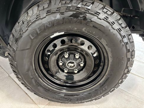 Used 2022 Ford Bronco Black Diamond image 11